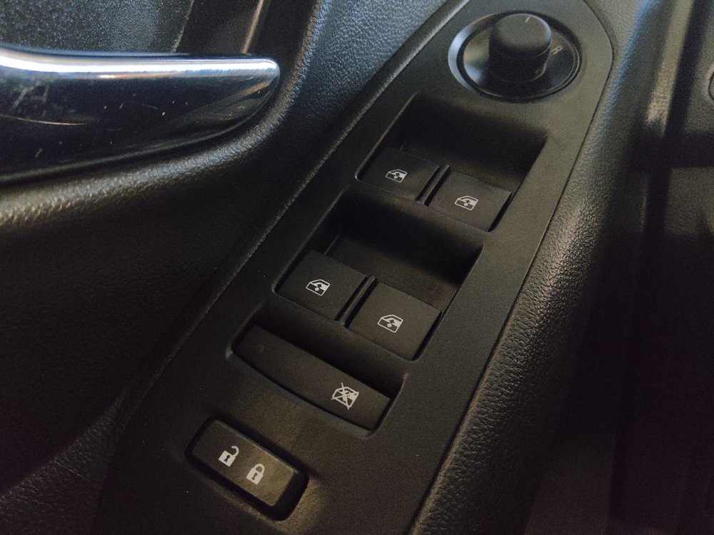 Used 2021 Chevrolet Trax LS FWD image 27