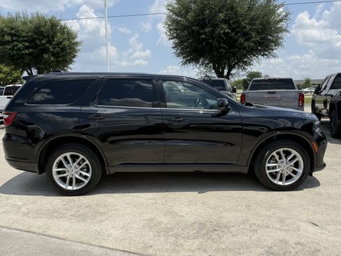 Used 2025 Dodge Durango GT AWD/4WD image 3