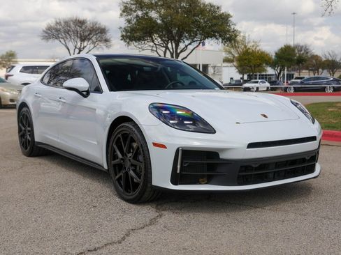 Used 2024 Porsche Panamera image 6