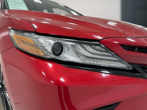 Used 2019 Toyota Camry XSE FWD image 11