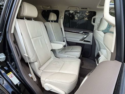 Used 2017 Lexus GX 460 image 12