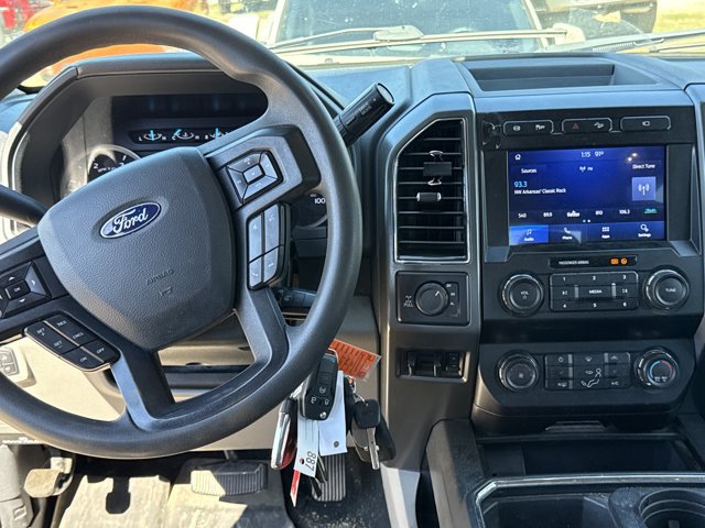 Used 2022 Ford F350 XLT w/ XLT Premium Package AWD/4WD image 4