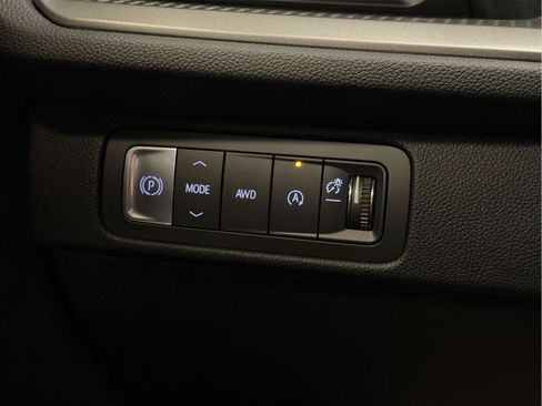 Used 2025 Chevrolet Traverse LT w/ Sun and Wheel Package AWD/4WD image 42