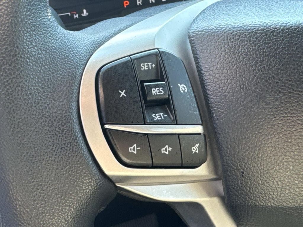Used 2024 Ford Explorer XLT RWD image 35