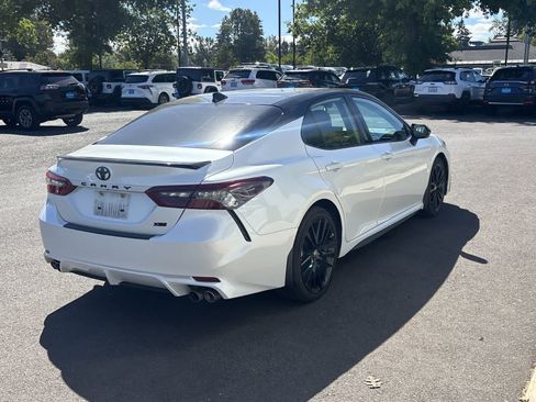 Used 2022 Toyota Camry XSE FWD image 5