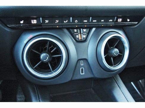 Used 2020 Chevrolet Blazer LT image 26