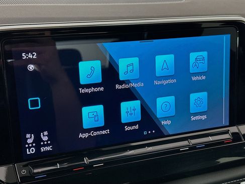 Used 2025 Volkswagen Atlas Cross Sport SE image 21