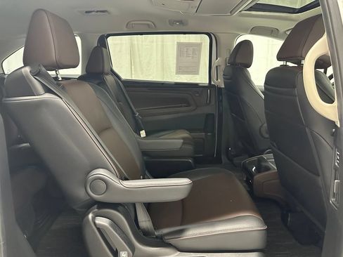 Used 2025 Honda Odyssey Elite image 54