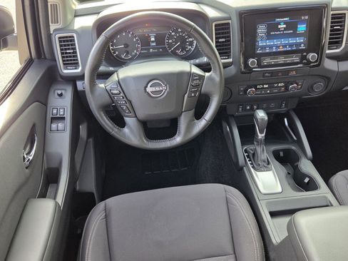 Used 2024 Nissan Frontier SV w/ SV Convenience Package RWD image 14