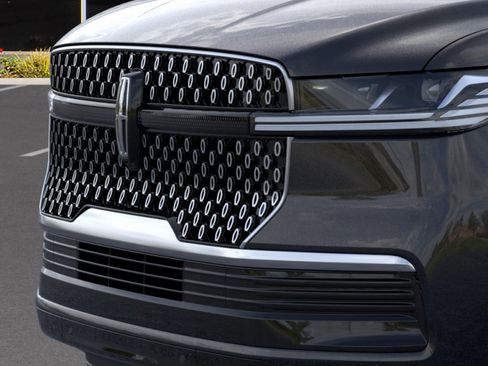 New 2026 Lincoln Navigator L Reserve AWD/4WD image 17