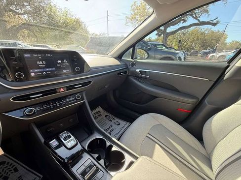 Used 2021 Hyundai Sonata SE image 18