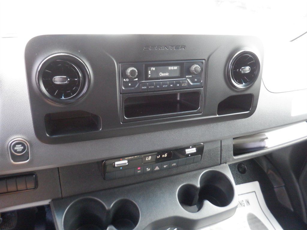 Used 2021 Freightliner Sprinter 2500 RWD image 20