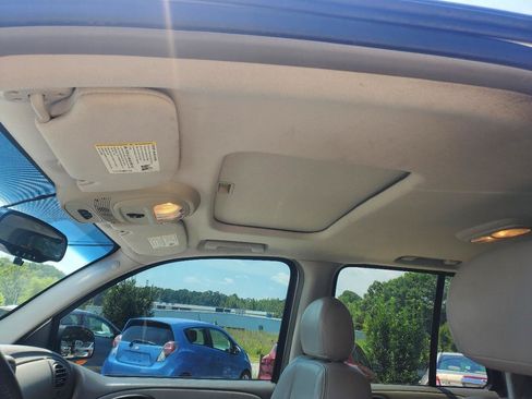 Used 2005 Chevrolet TrailBlazer LT RWD image 18