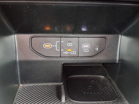 Certified 2025 Kia Sorento S FWD image 22