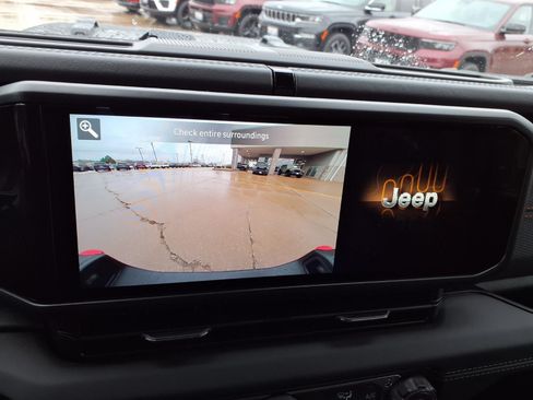 New 2026 Jeep Gladiator Mojave w/ Steel Bumper Group AWD/4WD image 5