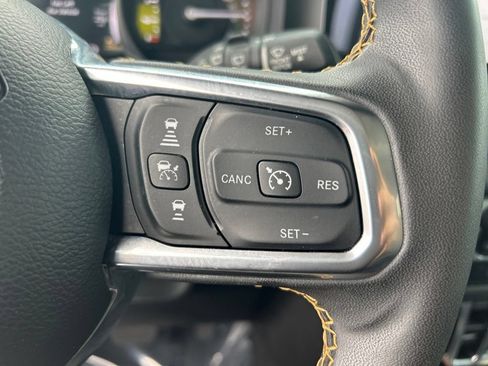 Used 2024 Jeep Wrangler Unlimited Sahara AWD/4WD image 41