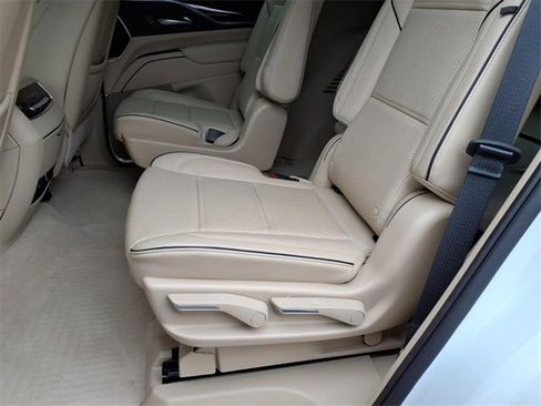 Certified 2023 Cadillac Escalade Premium Luxury image 15