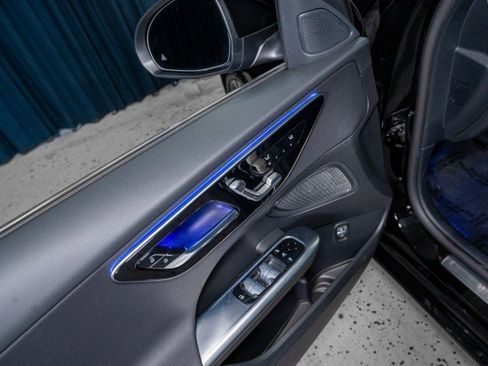 Used 2025 Mercedes-Benz C 300 Sedan image 11