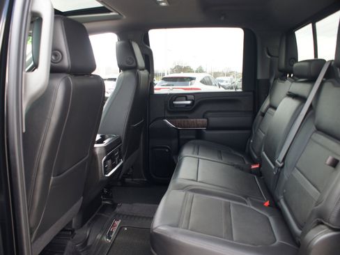 Used 2021 GMC Sierra 2500 Denali w/ Denali Black Diamond Edition image 14