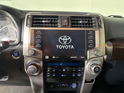 Used 2021 Toyota 4Runner Limited AWD/4WD image 18