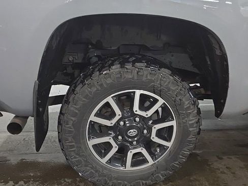 Used 2018 Toyota Tundra SR5 w/ TRD Off Road Package image 18