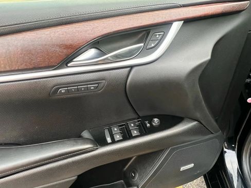 Used 2019 Cadillac XTS Luxury image 21