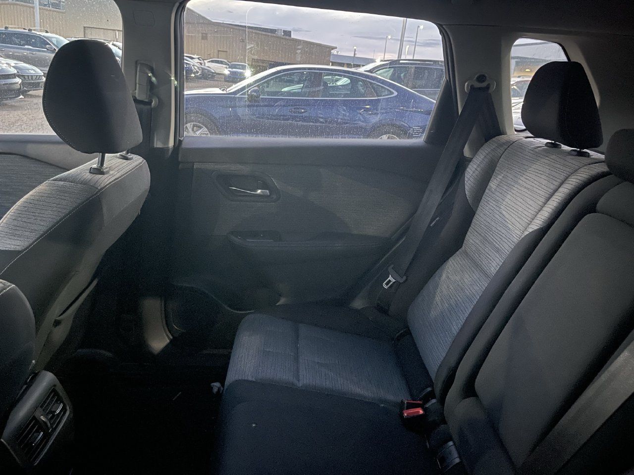 Used 2021 Nissan Rogue SV FWD image 8