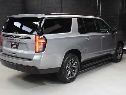 Used 2023 Chevrolet Suburban Z71 image 14