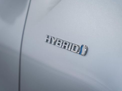 Used 2017 Toyota Prius Four image 10