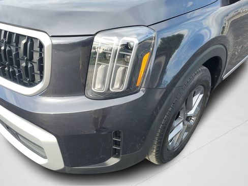 Used 2025 Kia Telluride LX FWD image 25