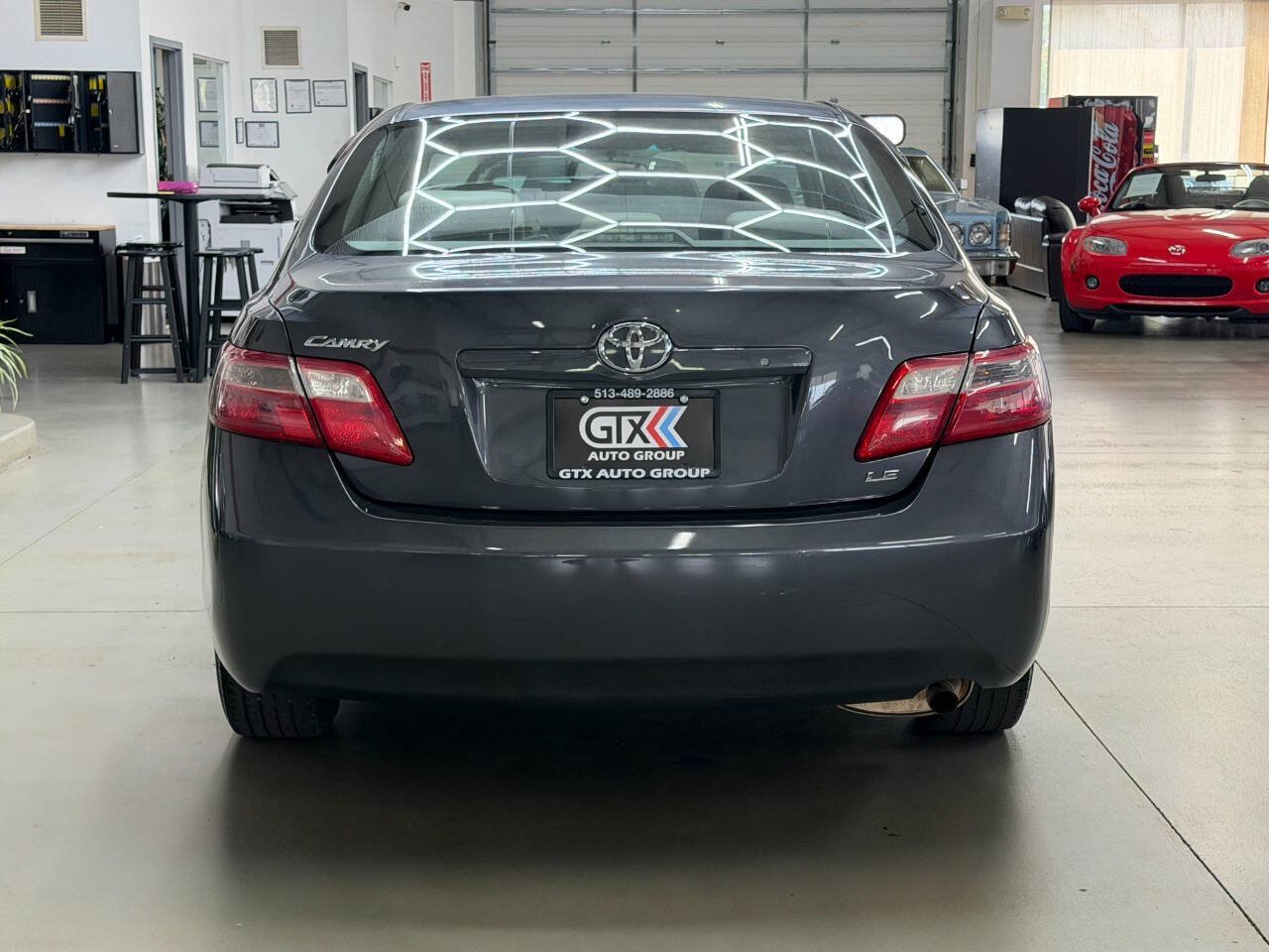 Used 2009 Toyota Camry LE FWD image 3