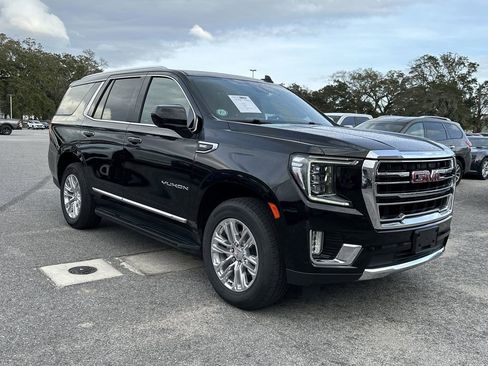 Used 2024 GMC Yukon SLT AWD/4WD image 3