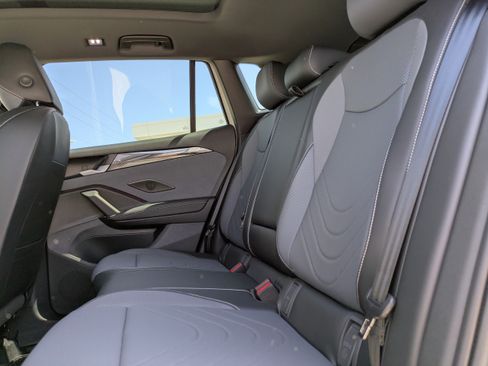 New 2026 Volkswagen Tiguan SE R-Line FWD image 15