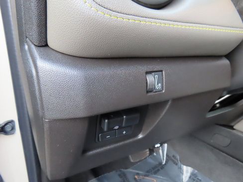 Used 2023 Chevrolet Colorado ZR2 w/ ZR2 Convenience Package III image 15