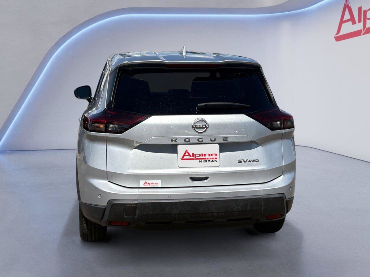 Used 2024 Nissan Rogue SV AWD/4WD image 4