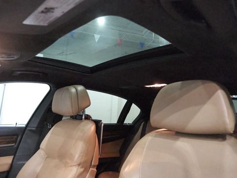 Used 2015 BMW 750Li xDrive AWD/4WD image 38