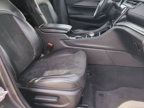 Used 2024 Jeep Grand Cherokee L Laredo image 21