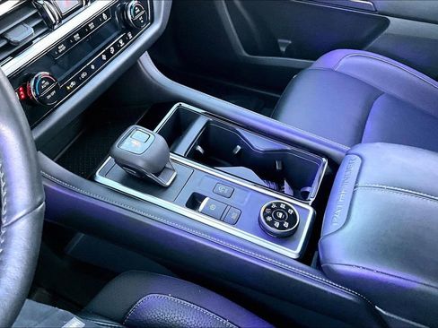 Used 2022 Nissan Pathfinder SL image 17