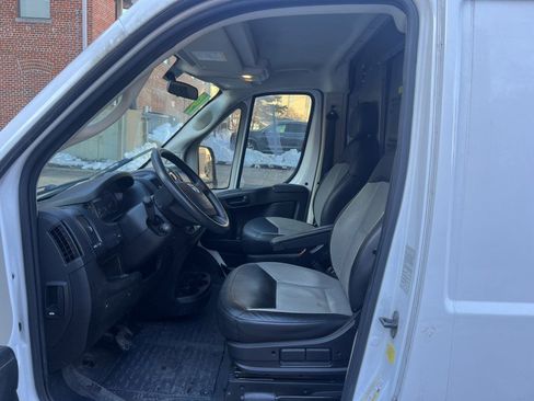 Used 2019 RAM ProMaster 2500 w/ Interior Convenience Group image 15