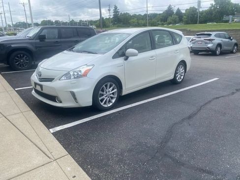 Used 2014 Toyota Prius V Five FWD image 9