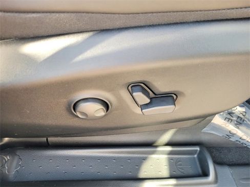 New 2026 Chrysler Pacifica Limited w/ Trailer Tow Group image 17