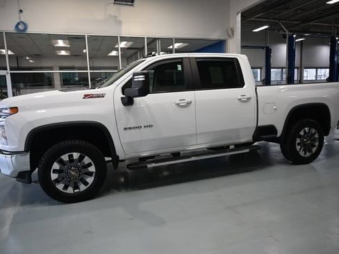 Used 2022 Chevrolet Silverado 2500 LT w/ Convenience Package AWD/4WD image 8