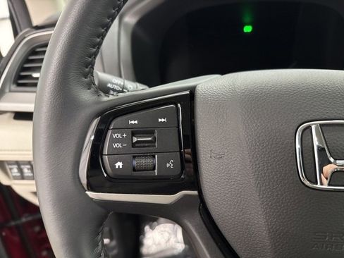 Used 2025 Honda Odyssey Touring image 19
