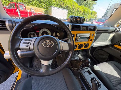Used 2007 Toyota FJ Cruiser 4WD image 15