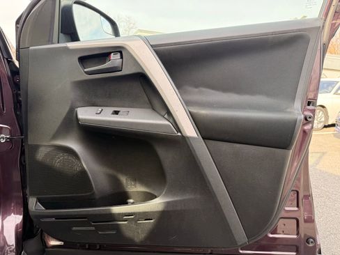 Used 2016 Toyota RAV4 LE image 30