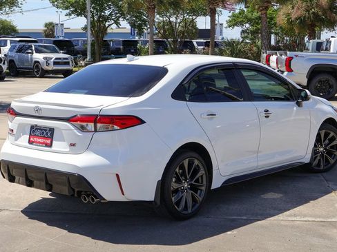 Used 2024 Toyota Corolla SE FWD image 3
