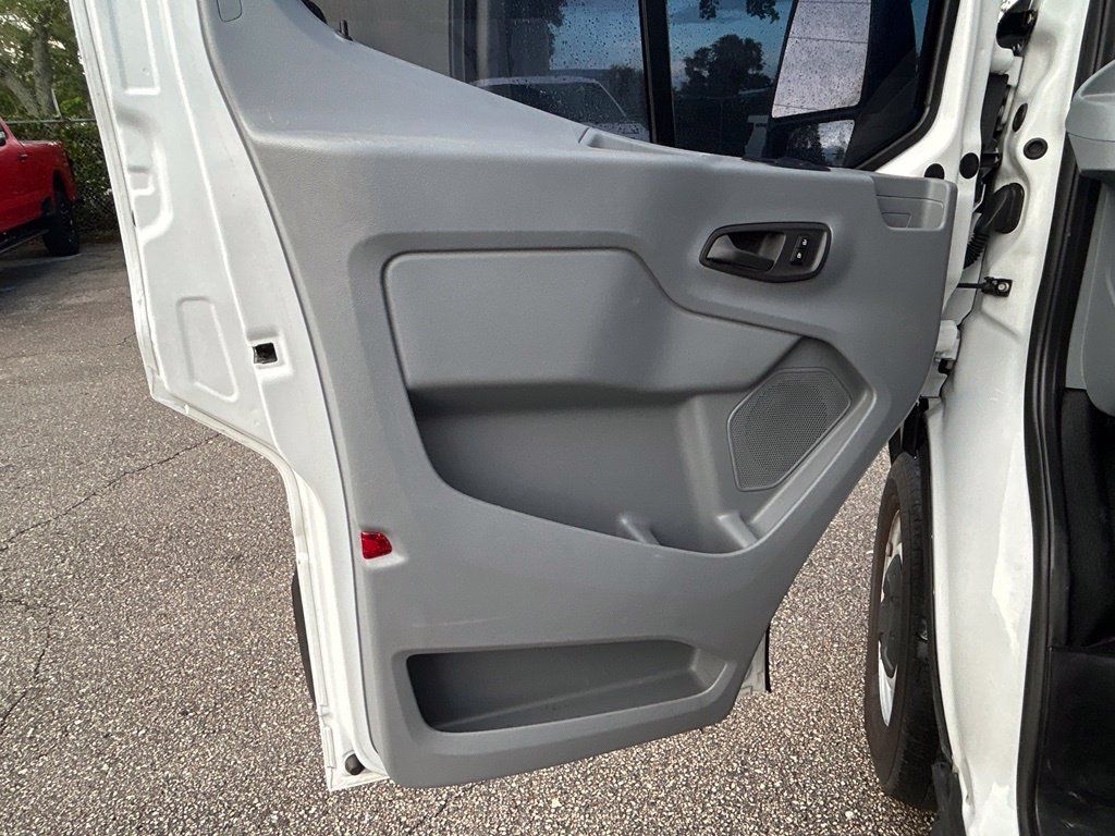 Used 2019 Ford Transit 250 148 Low Roof RWD image 33