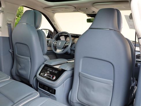 Used 2019 Lincoln Navigator Black Label w/ Cargo Package AWD/4WD image 26