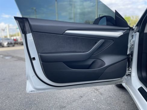 Used 2021 Tesla Model 3 Standard Range Plus image 44