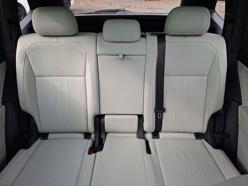 Certified 2022 Volkswagen Tiguan SE R-Line image 19